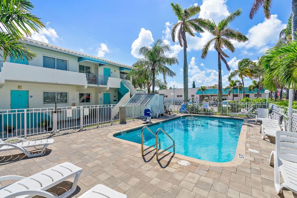 Hollywood Beachside Boutique Suite Exterior photo