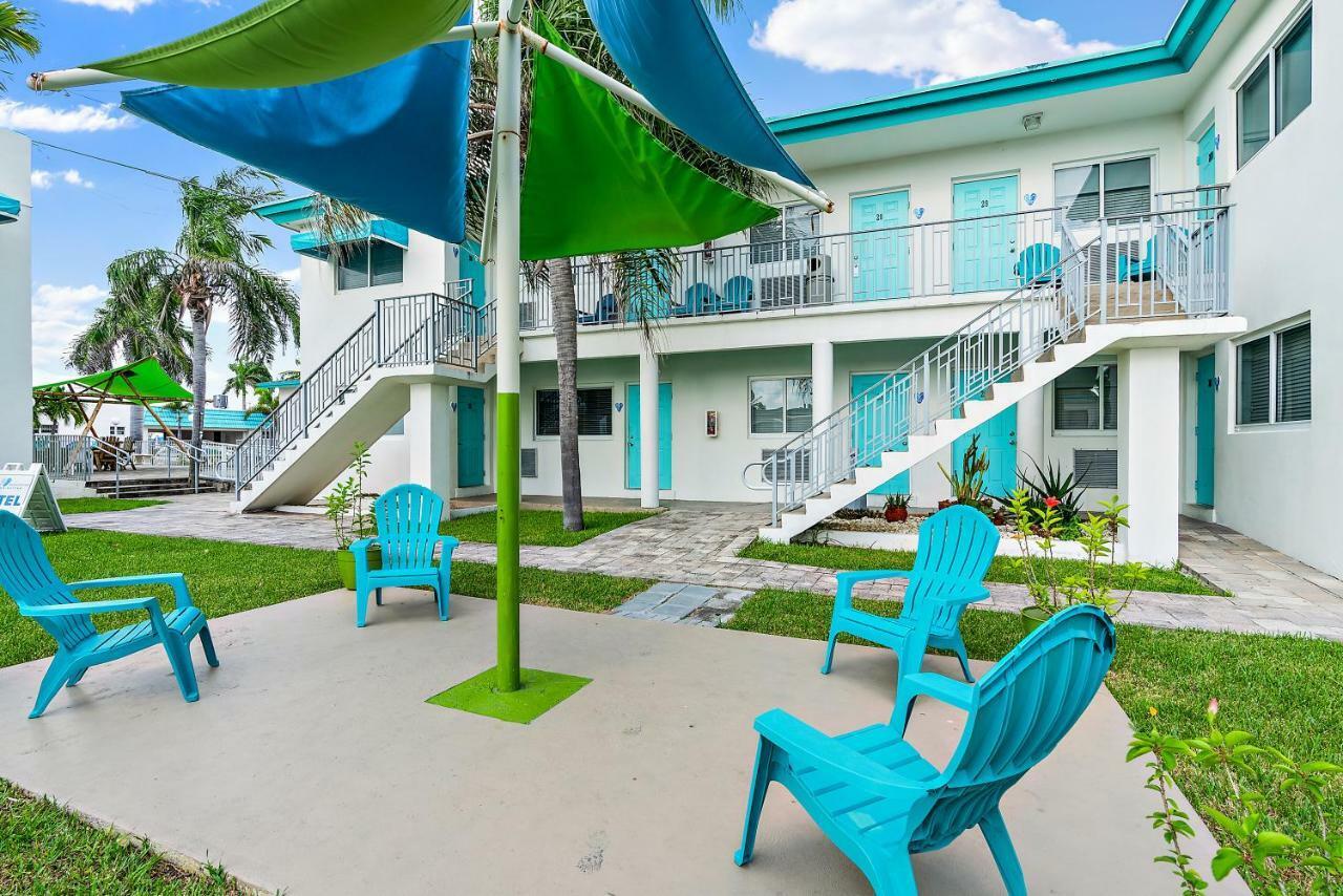 Hollywood Beachside Boutique Suite Exterior photo